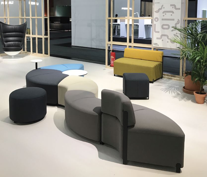 Banc Bend en tissu plusieurs couleurs et configuration possible modulable produit actiu