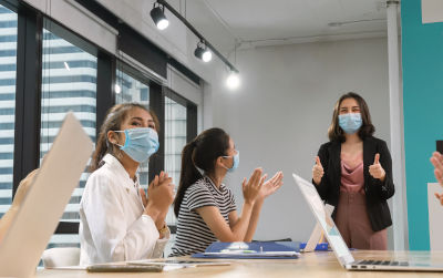 Bien-être au bureau garanti grâce au respect des mesures sanitaires du COVID